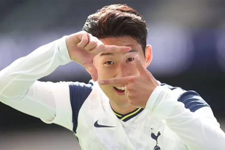 Son Heung-min menunjukkan kapasitasnya saat dibangkucangkan pelatih.