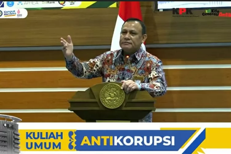 Ketua KPK  Firli. Bahuri  menyampaikan kiliah umum di Unair Surabaya, Senin (19/9/2022)