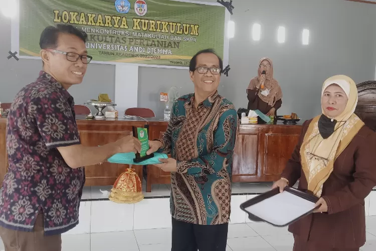Fakultas Pertanian Unanda Palopo Gelar Lokakarya Kurikulum Berbasis MBKM (Dok. LHR)