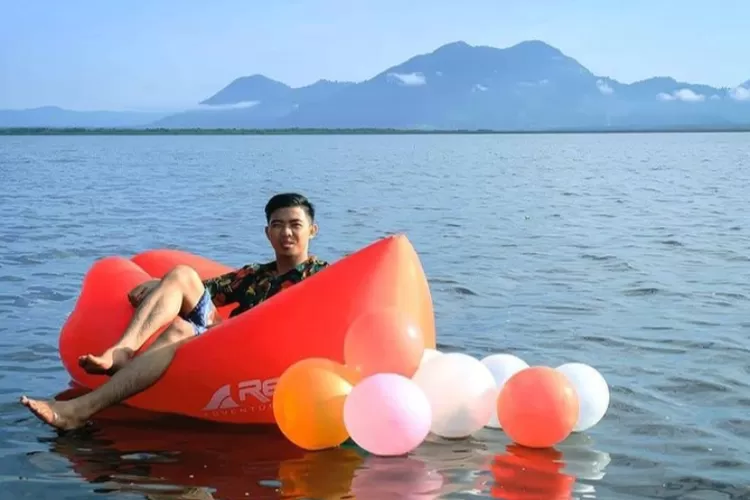 Danau Sentarum menjadi salah satu destinasi wisata terpopuler di Pontianak Kalimantan Barat. (Instagram @pesonakalbar_id by @anggasartaa)
