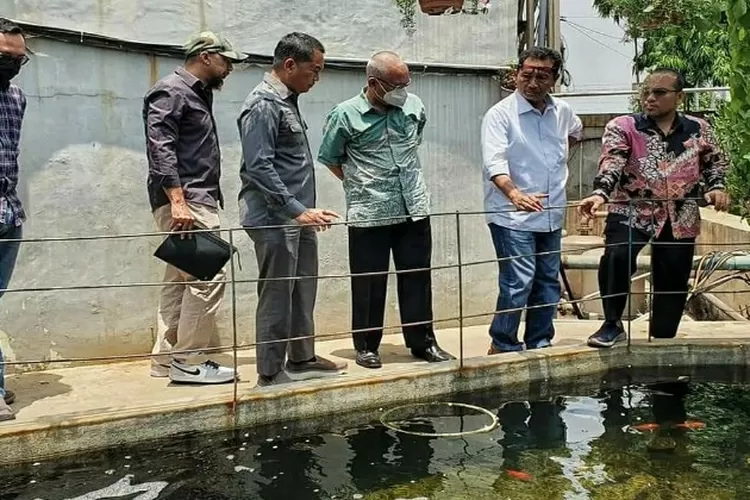 Komisi III DPRD Kabupaten Bekasi dan DLH saat kunker ke PT Sinde Budi Santosa  (Newsroom Diskominfosantik)