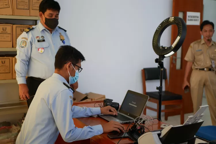 Pelayanan Paspor Keliling Kantor Imigrasi Pemalang di kecamatan Kajen Kabupaten Pekalongan. Foto: dok