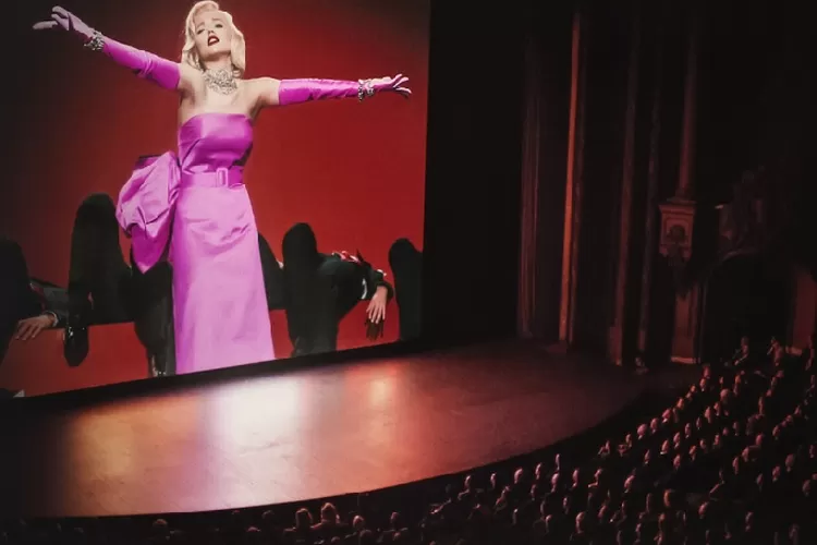 Sinopsis Film Blonde Dibintangi Ana de Armas Tayang 28 September 2022 di Netflix Kisah Hidup Marilyn Monroe Dari Kecil Hingga Ditemukan Meninggal (Tangkapan Layar netflix.com)