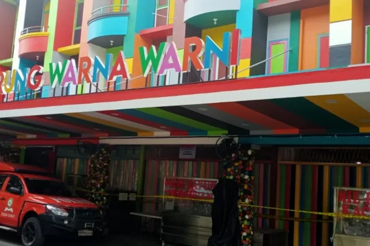 Ruko tempat praktek judi online dipasang garis polisi.  (PMJ News)