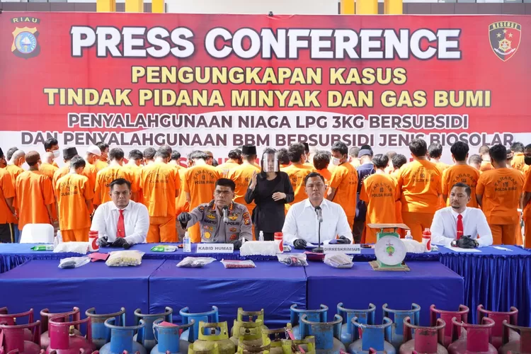 Ditreskrimsus Polda Riau bongkar penyalahgunaan niaga LPG bersubsidi  (Polda Riau )