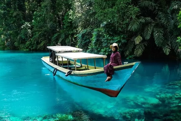 Destinasi wisata alam di Kalimantan Timur, salah satunya Danan Labuan Cermin. (Instagram @rikaaryan22)