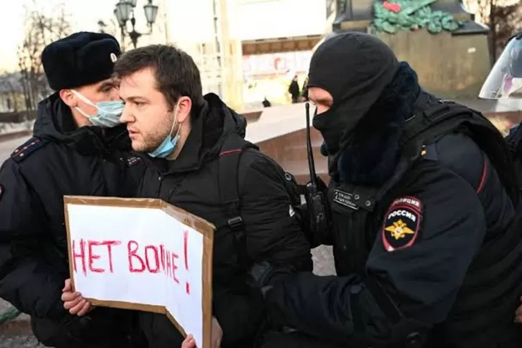 Pemuda Rusia yang tak ingin gabung militer perangi Ukraina  (ABC news)