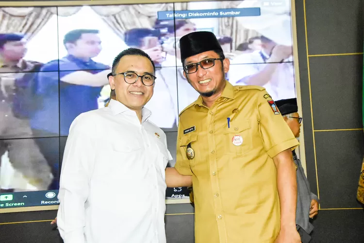  Wako Hendri Septa dan MenPAN-RB Abdullah Azwar Anas. (Mul/Prokopim Pdg)