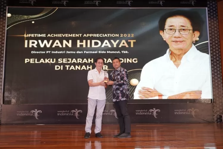 Diakui banggakan produk lokal jadi kampiun dunia, Irwan Hidayat raih Lifetime Achievement Award IBF 2022 (AG Sofyan )