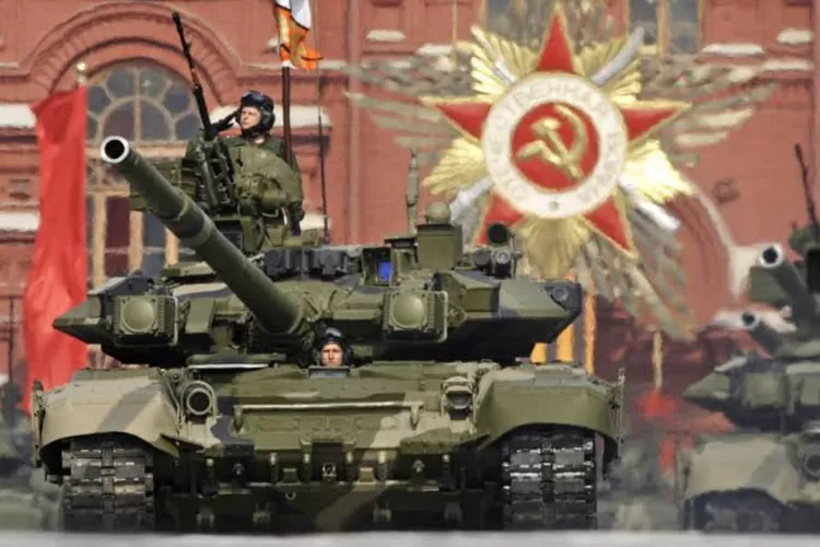 Tank Rusia tipe T-90 yang mampu identifikasi musuh dari jarak 5km (Moskowtimes)