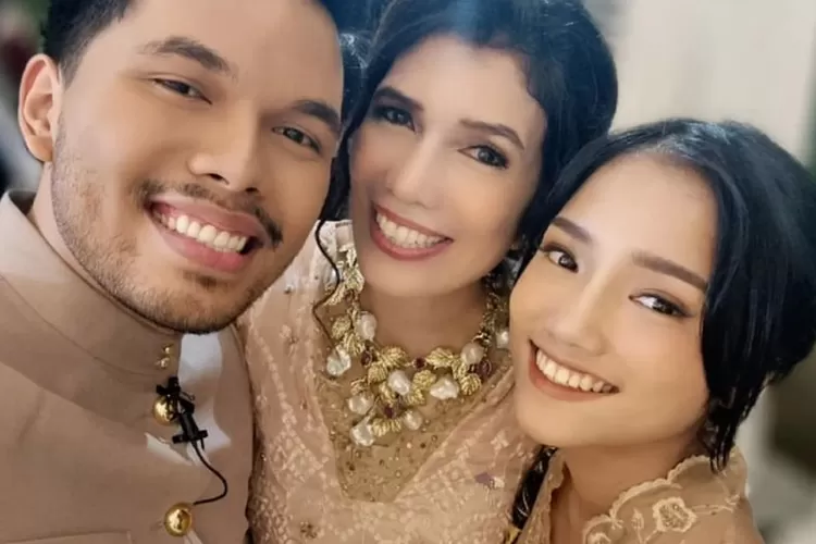 Tante Thariq Halilintar Banjir Pujian dari Warganet Setelah Mengunggah Foto dengan Fuji (Gorajuara.com/dok: Instagram @hestia_ft)