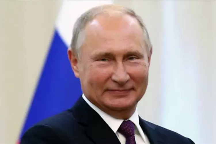 Vladimir Putin melayangkan permintaan maaf. Ia mengakui kesalahannya yang membuat 2000 lebih warga Rusia ditangkap hingga kabur.