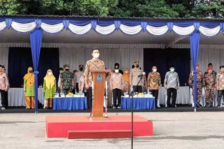 Wali Kota Solo Gibran Rakabuming Raka memimpin apel kesiapsiagaan muktamar ke-48 Muhammadiyah dan Aisyiyah (Endang Kusumastuti)