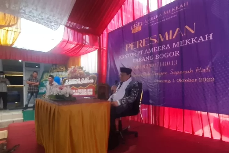 Ketua MUI Kabupaten Bogor Dr. K.H. Ahmad Mukri Aji, MA., MH. Resmikan kantor Perwakilan Tour dan Travel Umroh PT Ameera Mekkah Cabang Bogor. (Azis/Bogor Times )