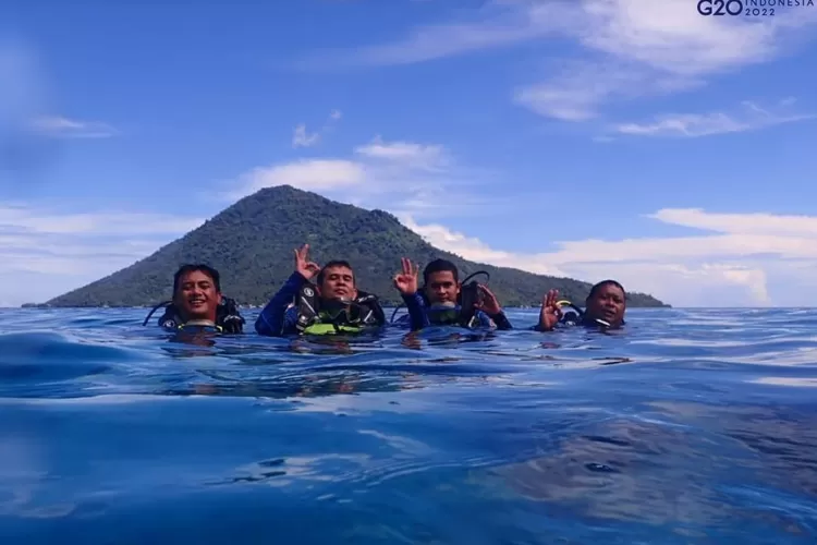 Taman Nasional Bunaken, salah satu destinasi wisata alam bawah laut di Manado. (Instagram @btn_bunaken)