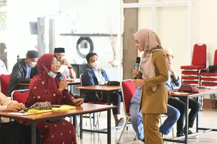 Sosialisasi Sertifikasi Halal Produk Berbasis Pangan di Aula Hotel Bukit Indah, Masamba, Selasa (4/10/2022) (Dok. Istimewa)