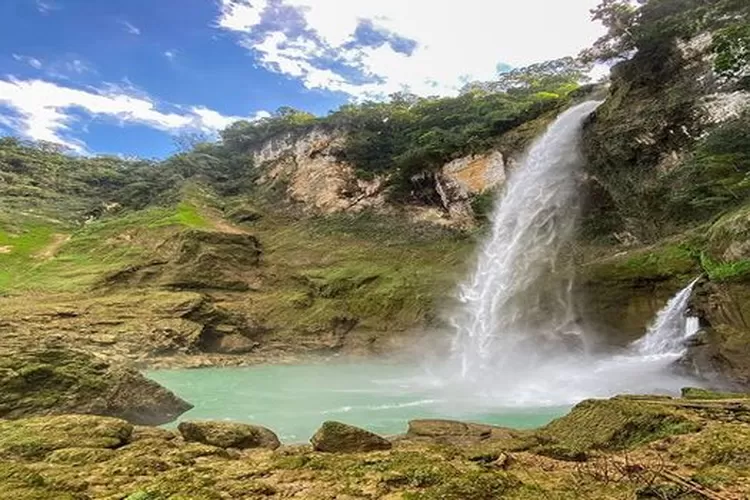 Air Terjun Matayangu, salah satu wisata alam yang ada di Sumba (instagram @ compau)
