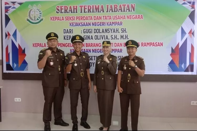 Sertijab Kasi Datun Dan Kasi Pb3r Kajari Kampar Ingatkan Agar Selalu Berbuat Baik Haluan Riau 7513