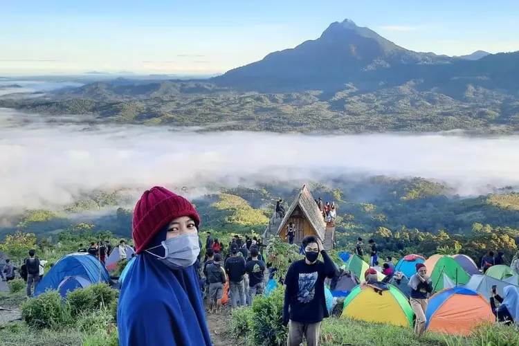Bukit Sepancong, Destinasi wisata alam di Bengkayang yang sedang viral. (Instagram @sukal_minarnisyaira)