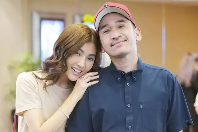 Ruben Onsu dan istri Sarwendah. (Instagram/Ruben Onsu)