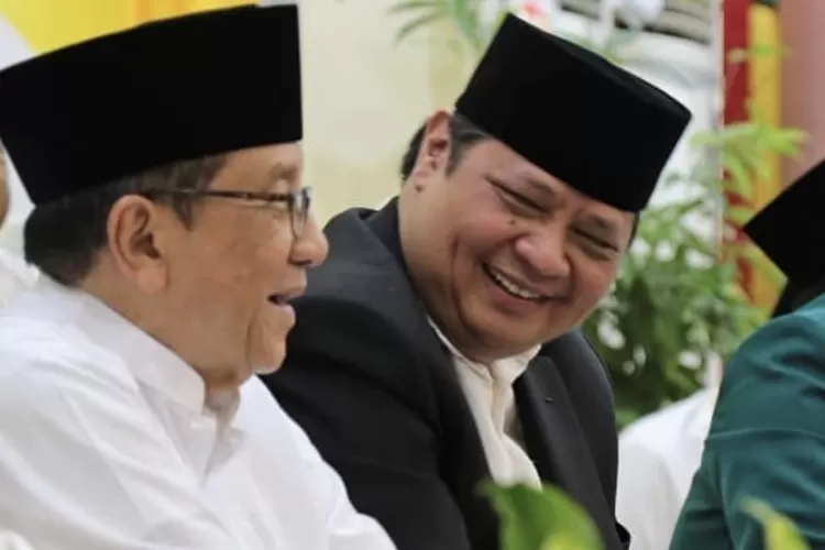 Akbar Tanjung dan Airlangga Hartarto Ketua Umum Partai Golkar