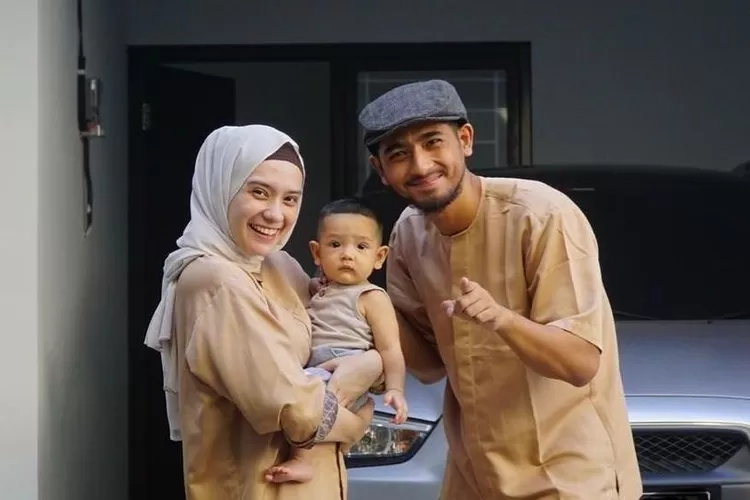 Arya Saloka dan keluarga kecilnya (Gorajuara.com/Dok. Pikiran Rakyat Cirebon)