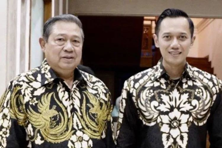 AHY bersama SBY dalam suatu momen (Wikipedia )