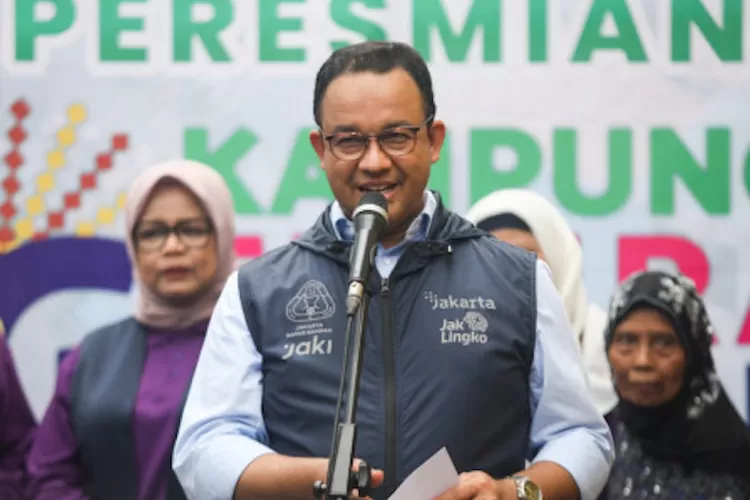Anies Baswedan Gubernur DKI Jakarta saat meresmikan Kampung Gembira Gombrong, Jatinegara, Jakarta Timur, Jumat, 7 Oktober 2022. (berita jakarta)