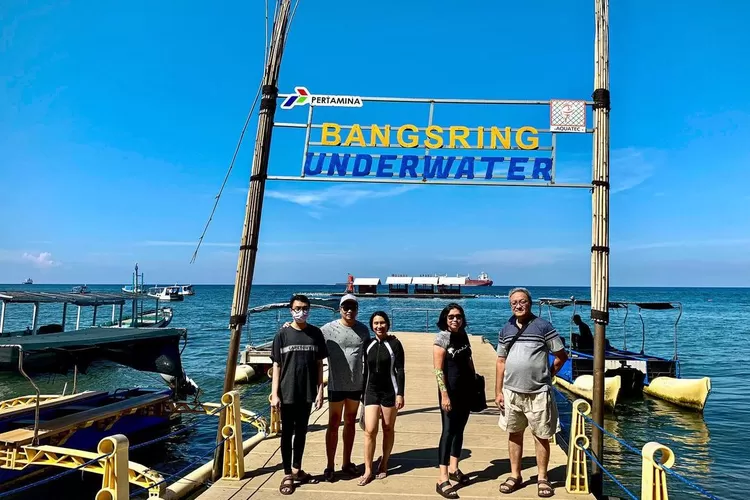Bangsring Underwater ,salah satu destinasi wisata yang ada di Banyuwangi dijamin akan menjadi tempat healing menyenangkan (Instagram @melvinastrid_)