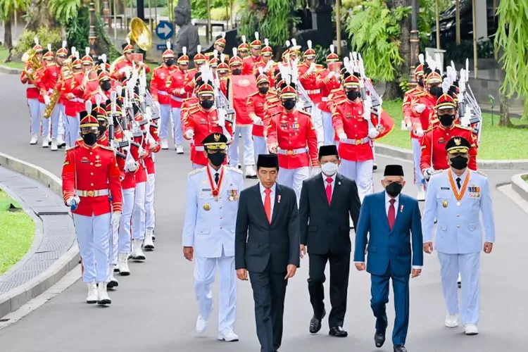 Jokowi Resmi Lantik Sri Sultan Hamengku Buwono X Dan Bapak KGPAA Paku ...