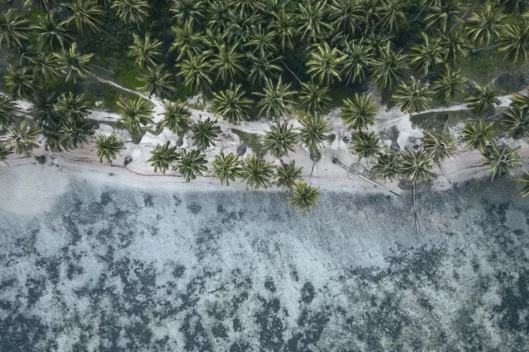 Potret keindahan destinasi wisata Pantai Nirwana di Padang (Instagram @ralbhani)