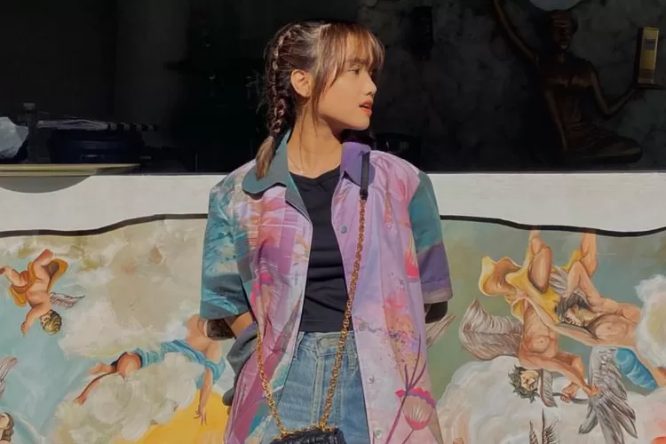 Disuruh Memakai Hijab oleh Netizen, Begini Jawaban Fuji  (Gorajuara.com/dok: Instagram @fuji_an)