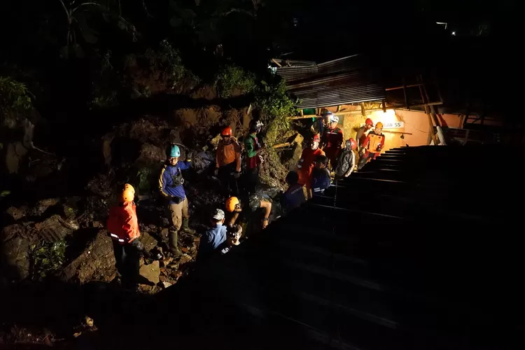 Longsor di Gang Kepatihan Bogor, 1 Orang Tewas Anggota Kepolisian