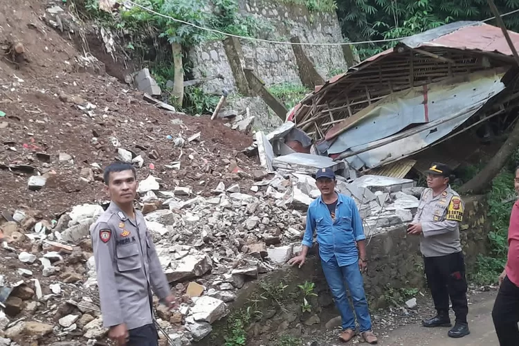 Longsor Dramaga Bogor, Satu Rumah Warga Ambruk/ istimewa