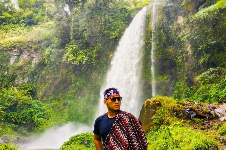 Air Terjun Sigerincing, destinasi wisata alam yang ada di Merangin Jambi (Instagram @antonius_jack)