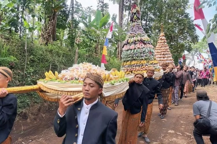 Kenduri Udan Dawet Di Desa Banyuanyar Boyolali, Tradisi Apa Itu ...