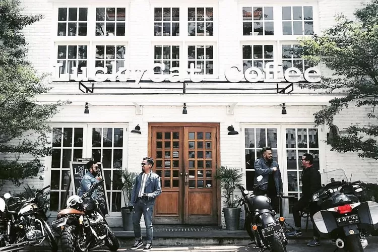 Tempat kongkow anak milenial Jakarta Pusat (Instagram.com/luckycatcoffeekitchen)