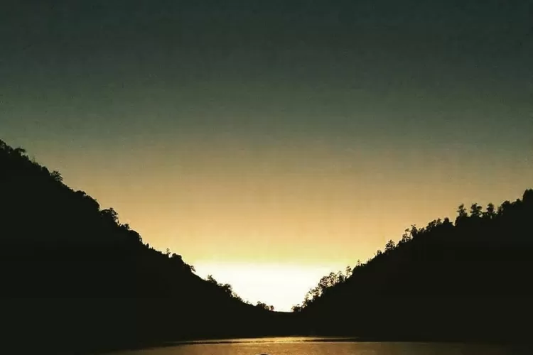 6 mitos Ranu Kumbolo, tempat wisata cantik di Gunung Semeru yang asyik buat healing hingga refreshing (instagram.com/@explore.semeru)