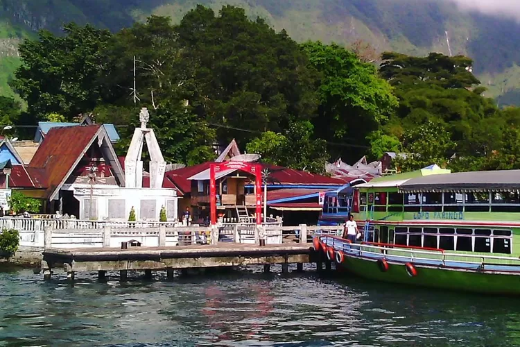 Pulau Samosir, salah satu destinasi wisata di Sumatera Utara yang menawarkan pemandangan yang luar biasa cantiknya (Instagram @welcome_to_samosir)