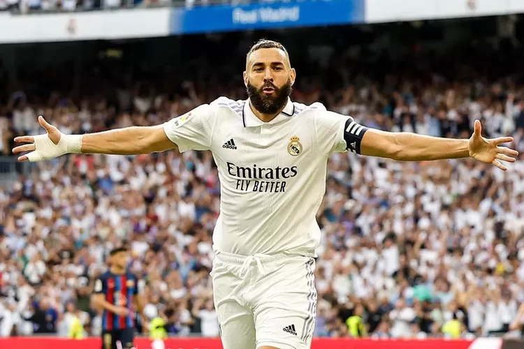 Real Madrid mengkudeta Barcelona di puncak klasemen setelah menang meyakinkan dalam laga bertajuk El Clasico pada Minggu (16/10/2022).