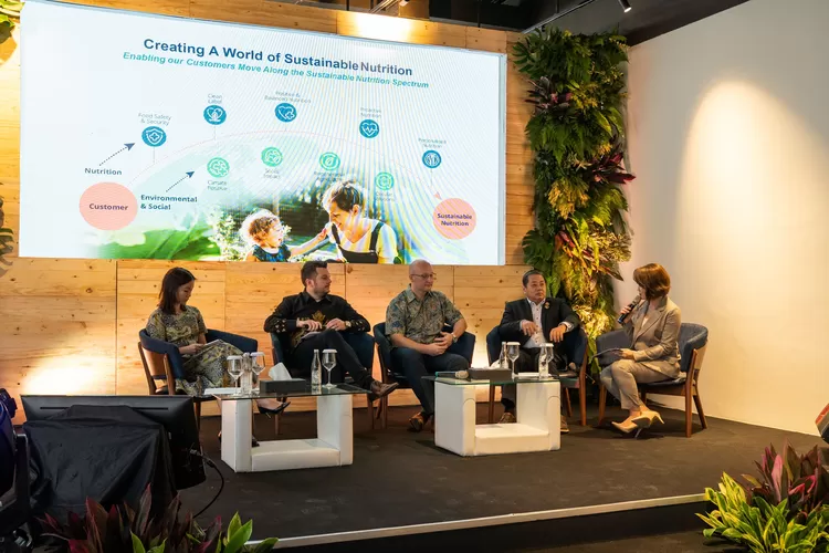 Diskusi panel Creating a World of Sustainable Nutrition