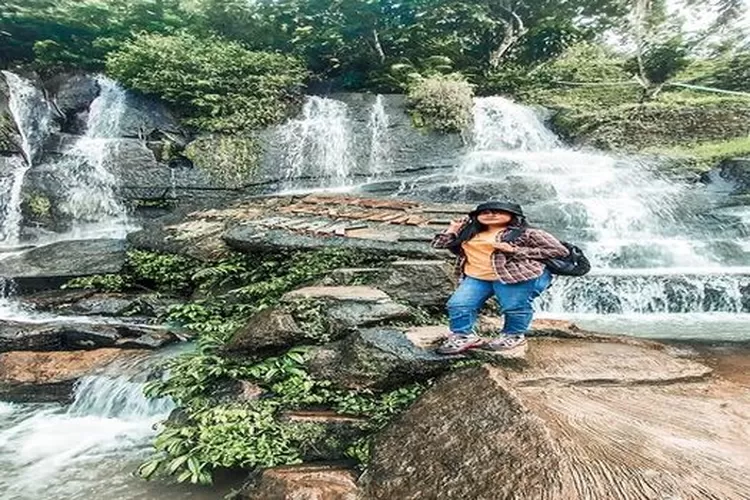 Air Terjun Bah Biak, wisata terbaik yang siap memanjakan mata dan pikiran sehingga menjadi rileks (Akun instagram @desi.ameliakristiyanti)