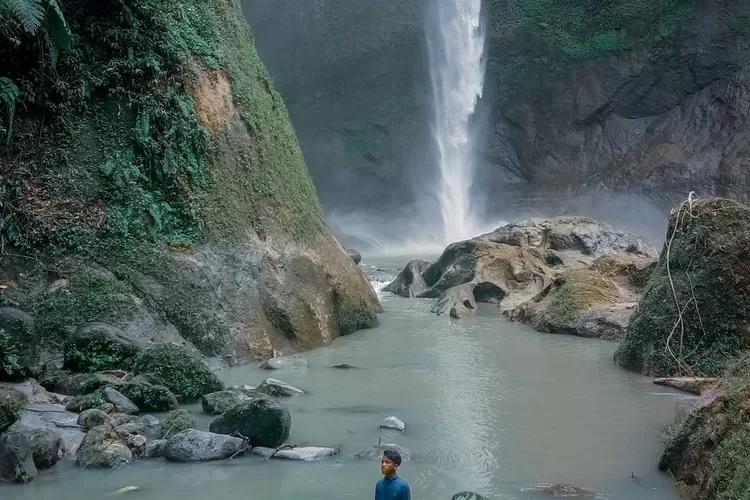Air Terjun Jambuara, destinasi wisata alam yang ada di Sumatera Utara  (Instagram @g.randa.26)