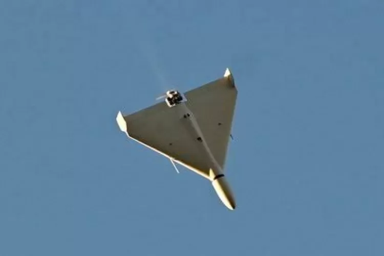 Penampakan Drone Pesawat tak berawak milik Rusia yang melintasi langit Ukraina yang dimanan berhasil ditembak jatuh oleh pasukan Ukraina pada sore dini hari (kyivpost)