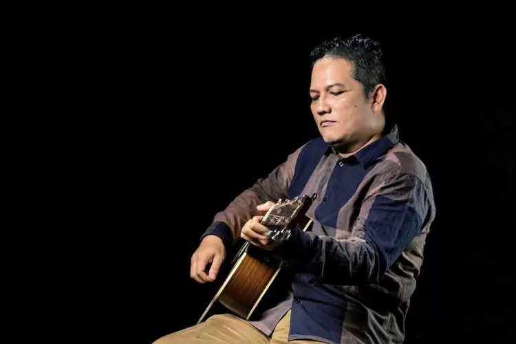 penyanyi Julius Sitanggang