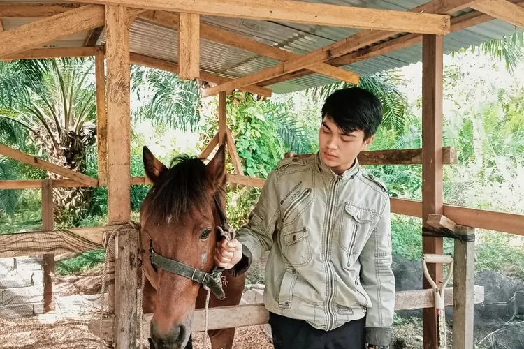 Kebun Binatang Taru Jurug di Surakarta Jawa Tengah, salah satu wisata edukasi yang menyuguhkan pengalaman menyenangkan terutama bagi anak-anak (Instagram @shuryapanjul)