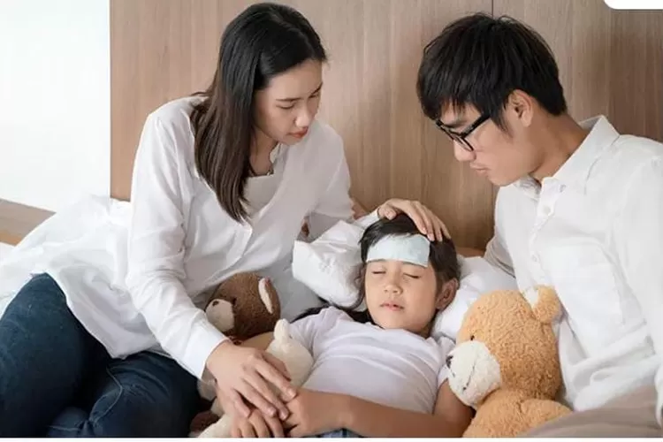 Ilustrasi. Cara menurunkan demam anak selain menggunakan obat