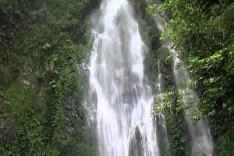 Air Terjun Jodoh Semilir salah satu dari 3 destinasi wisata alam terbaru di Langkat, Sumatera Utara (Tangkapan Layar YouTube /Toples Kacang)