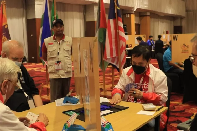 Para pemain Indonesia serius bertanding untuk mewujudkan target PB Gabsi pada The 4th Asia Cup Bridge Championship 2022 (Humas PB Gabsi)
