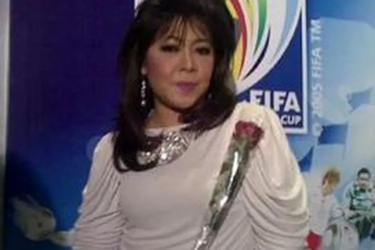 penyanyi legendaris Diana Nasution
